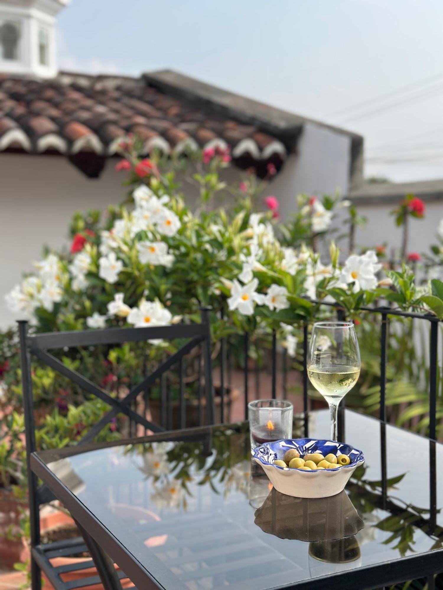 Bed and Breakfast Casa Elena Антигуа-Гватемала Экстерьер фото
