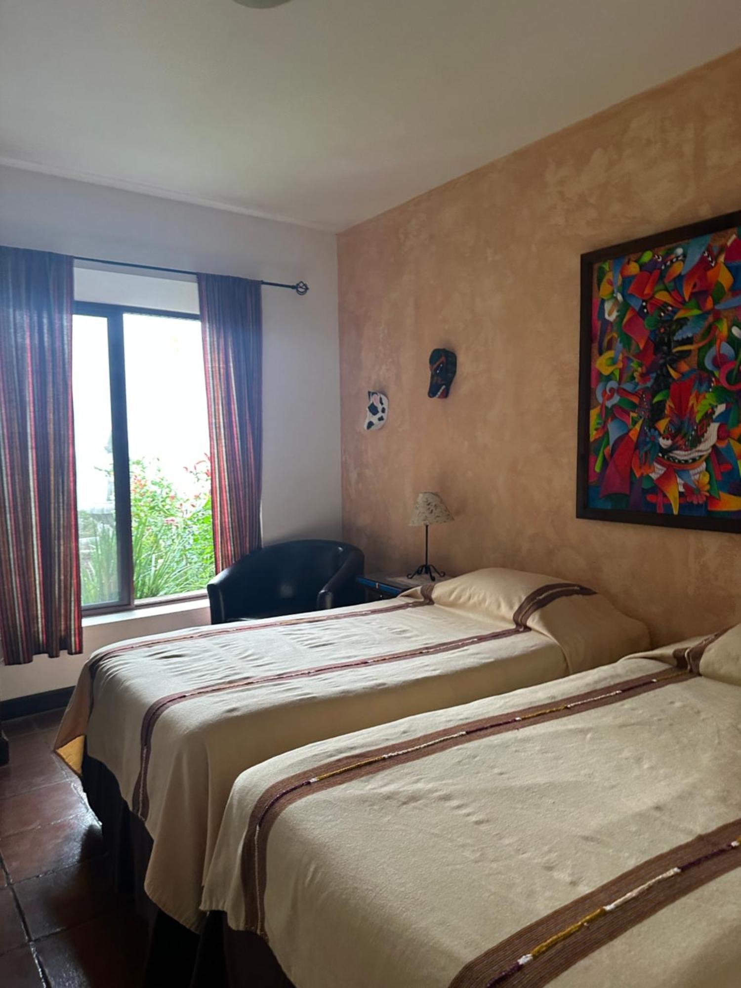 Bed and Breakfast Casa Elena Антигуа-Гватемала Экстерьер фото