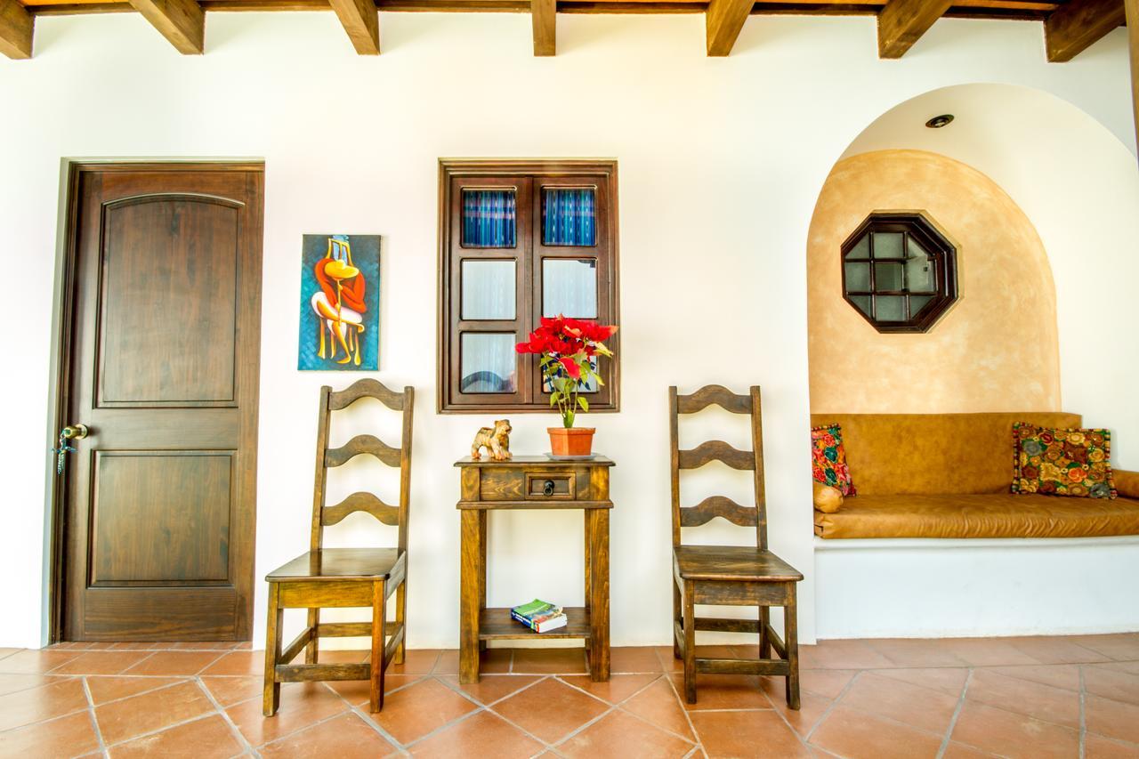 Bed and Breakfast Casa Elena Антигуа-Гватемала Экстерьер фото