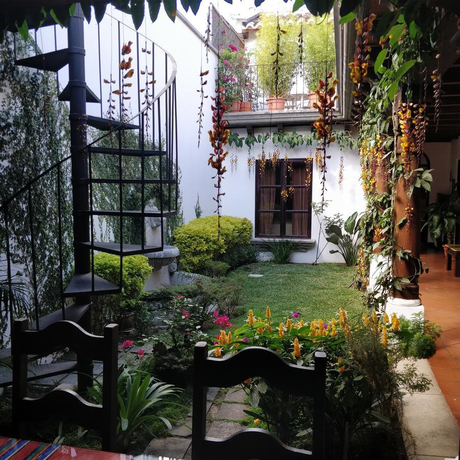 Bed and Breakfast Casa Elena Антигуа-Гватемала Экстерьер фото